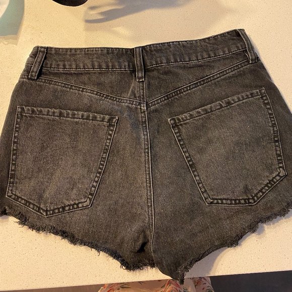 NWOT Dynamite Distressed Black Jean Shorts Size 28 - Picture 6 of 6